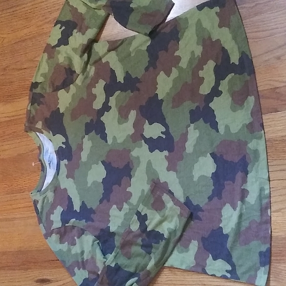 New Lane Bryant long sleeve tee. - Picture 4 of 14